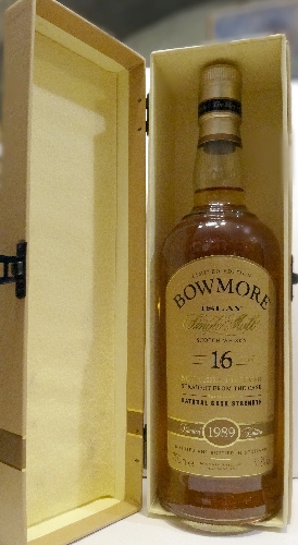 Bowmore Malt-Whisky Shop